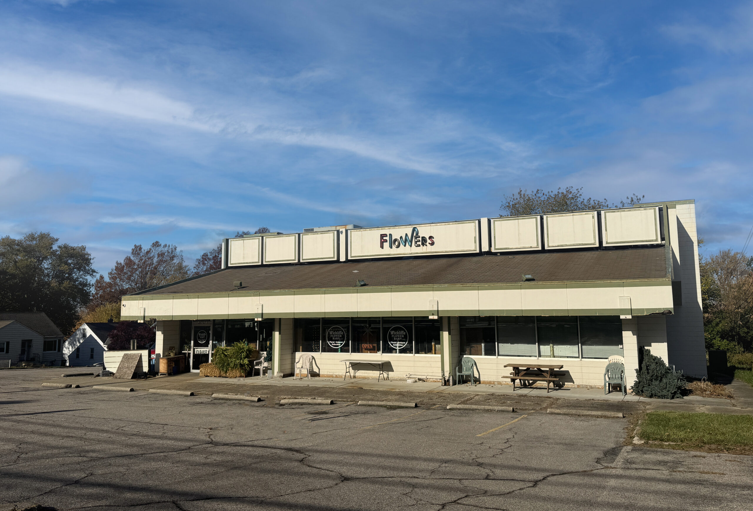 Former Flower Shop on 0.25 Acres